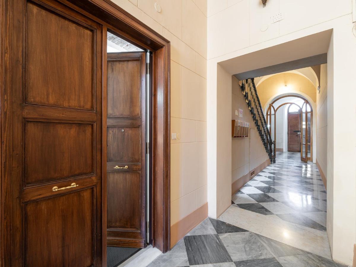 Massimo Boutique Apartment Каляри Екстериор снимка